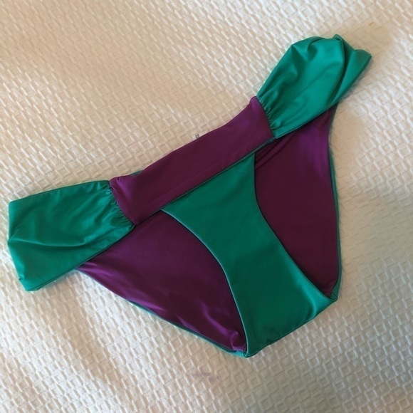 A. Che Bikini Swimsuit Size M - Picture 2 of 16